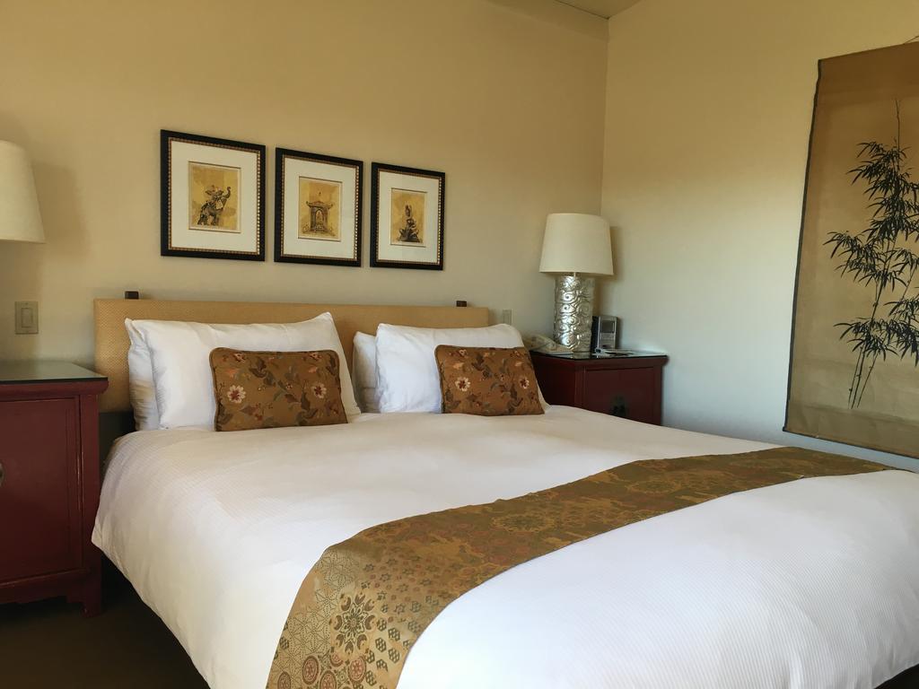 Tradewinds Hotel